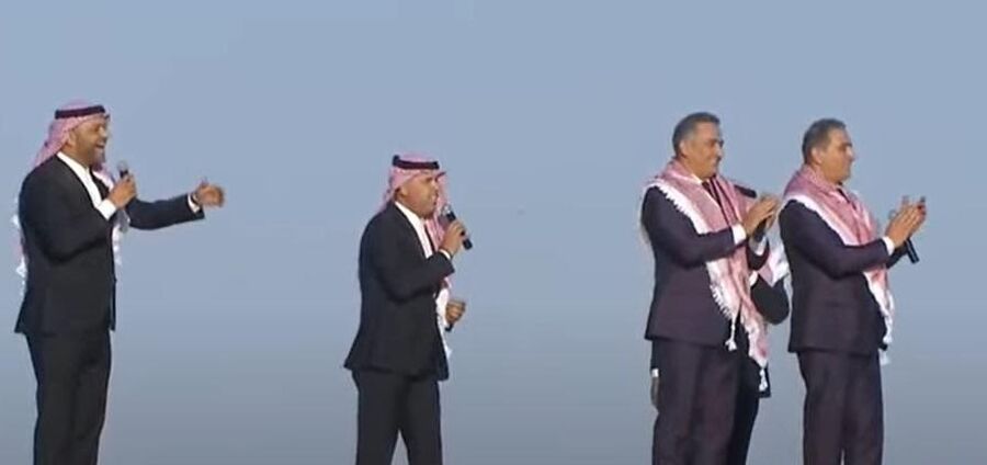 5 فنانين يغنون للحسين بمأدبة عشاء