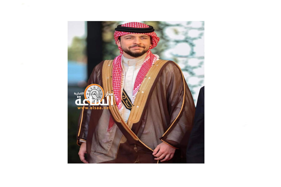 لماذا ارتدى الأمير الحسين عباءة باللون