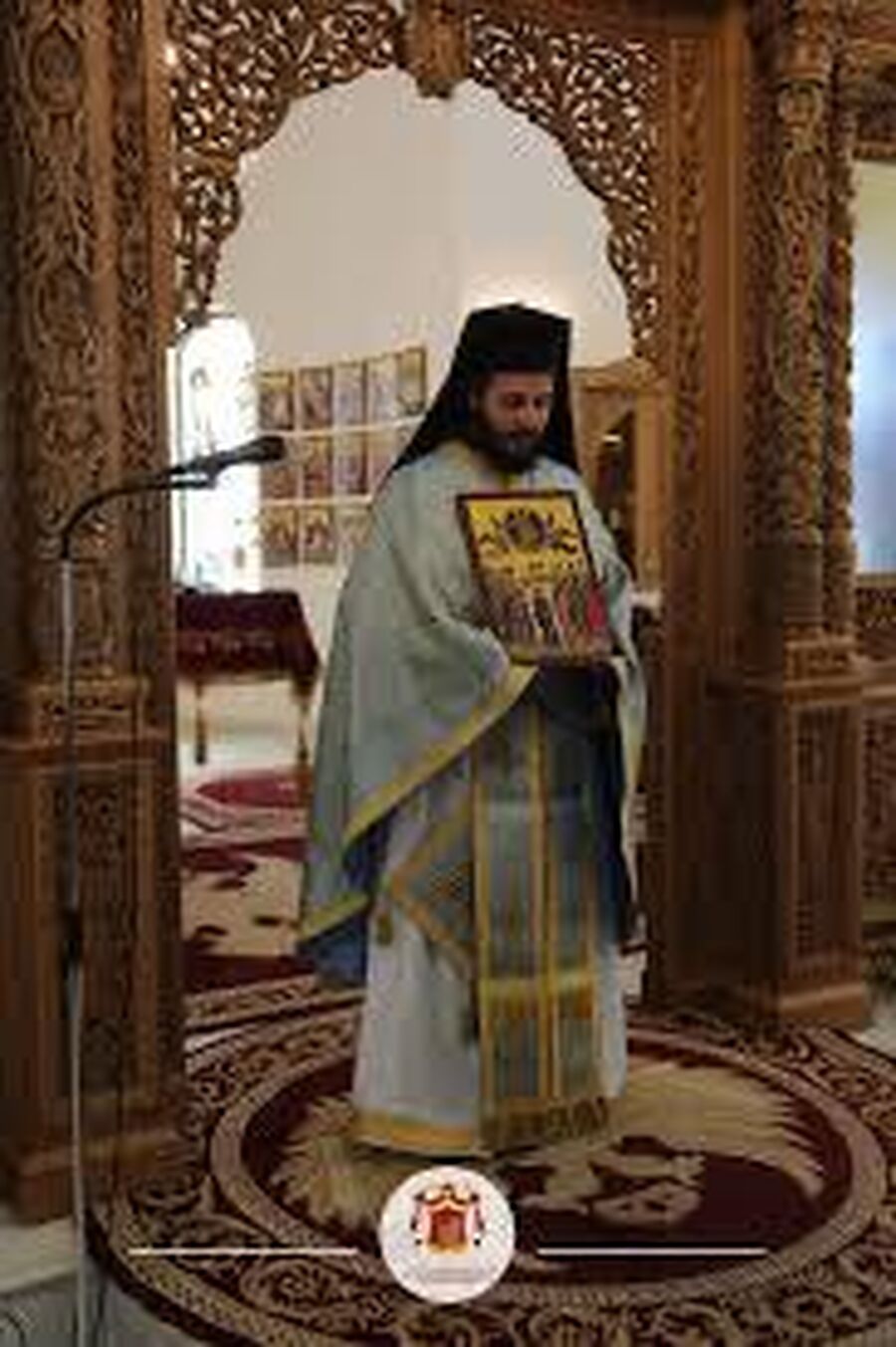 الفحيص تقرع أجراس الكنائس فرحا بزفاف