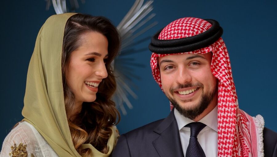 ولي العهد يصل قصر زهران لعقد