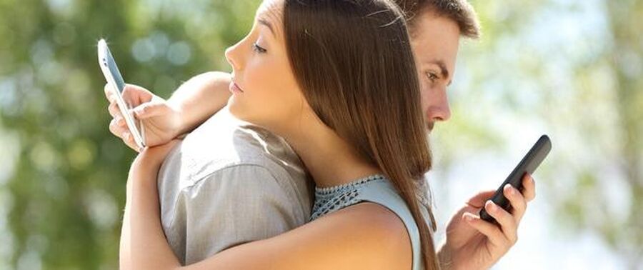 هل أنت مدمن على الهاتف المحمول؟..