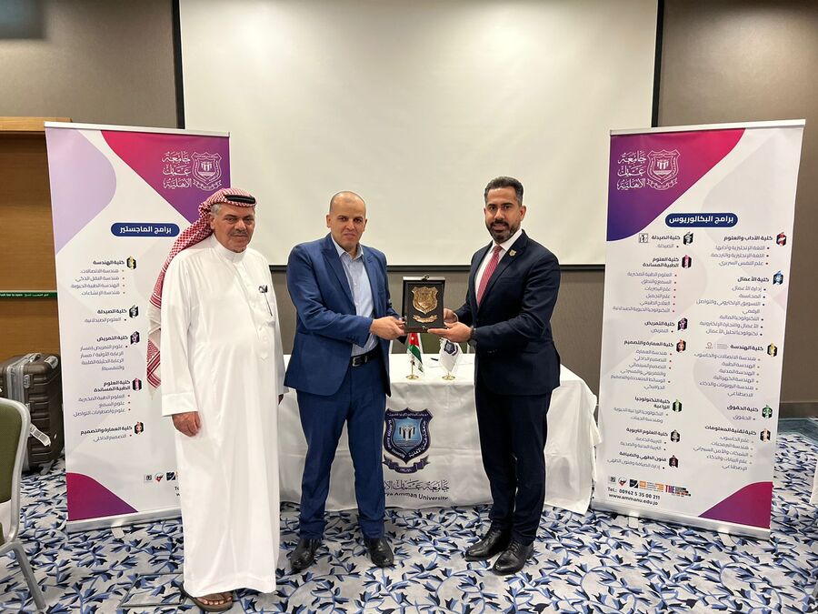 عمان الأهلية تشارك بمعارض تعليمية في
