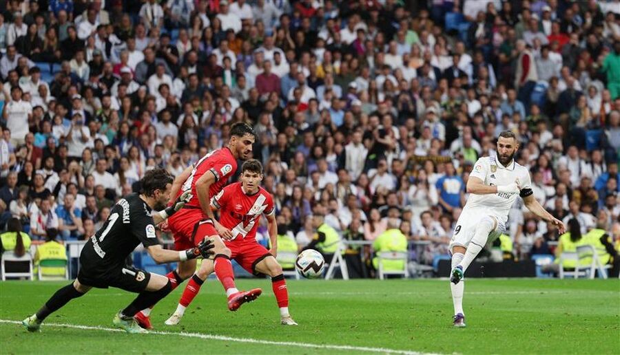 تفاصيل صفقة بنزيما مع الاتحاد السعودي