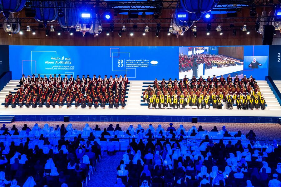 الشيخة موزا بنت ناصر تشهد الحفل