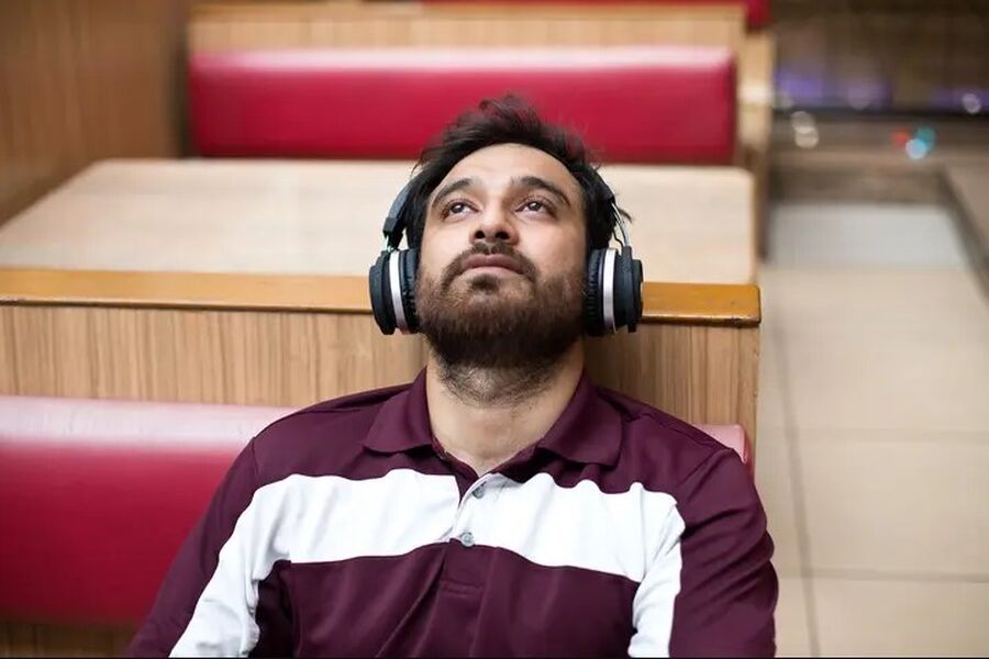 الاستماع للأغاني الحزينة مفيد لك.. هل