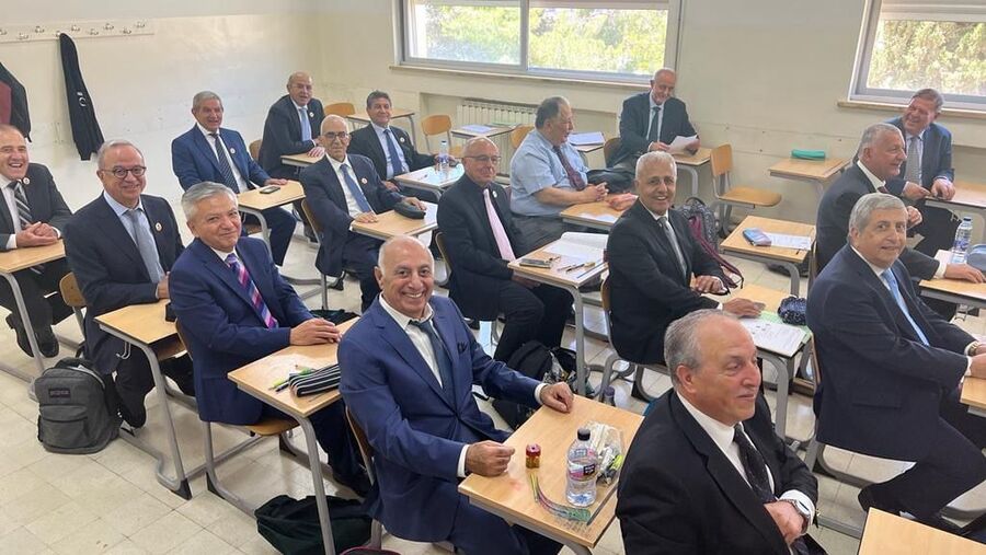 وزير الخارجية الاسبق مروان المعشر طالب