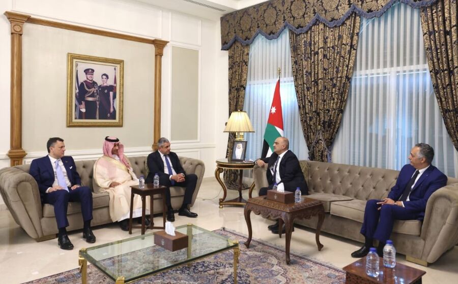 الخصاونة يستقبل وزراء السياحة العرب وامين