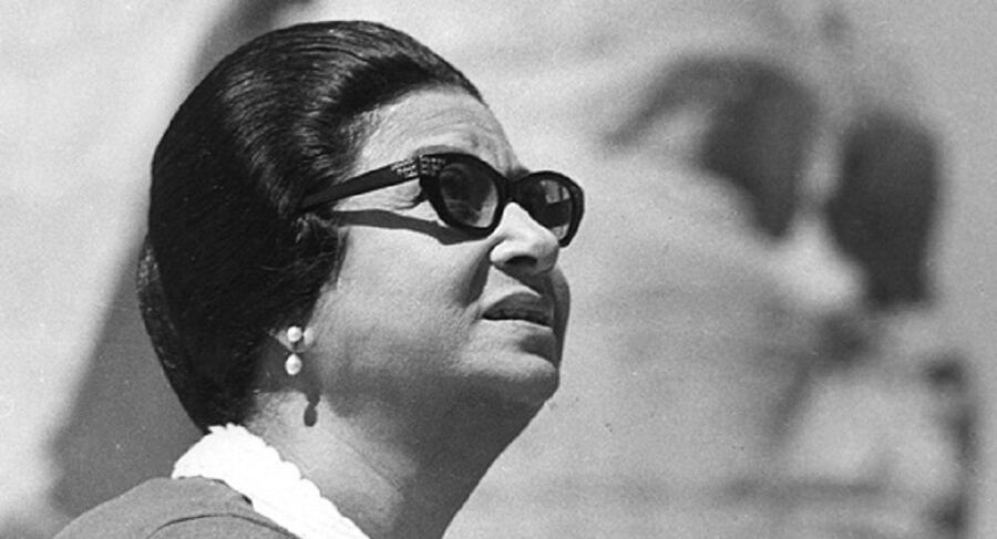 أم كلثوم تظهر بتقنية الـهولوغرام في