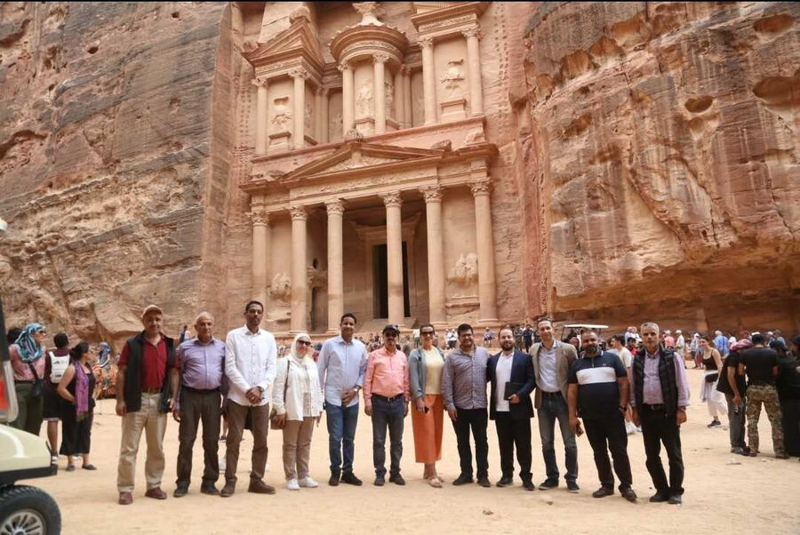 وفد من وزارات السياحة العربية يزور