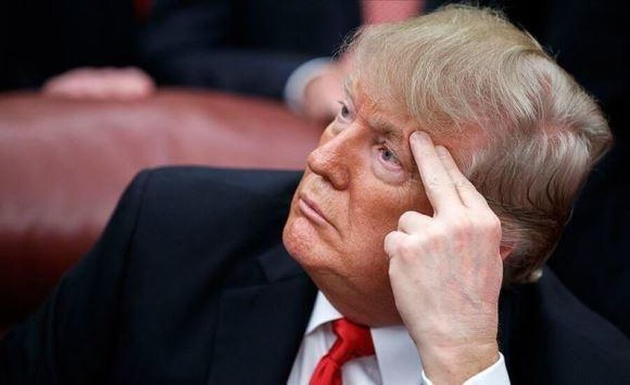 تضمنت خطط عسكرية.. ترامب يواجه 37