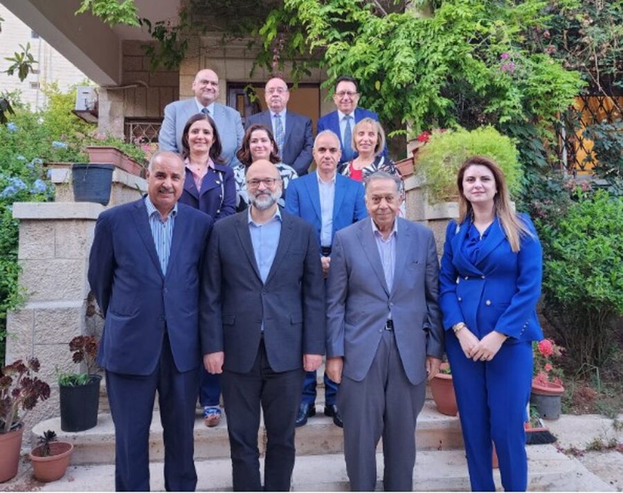 الرزاز يحذر من الايدي المرتجفة (صور)