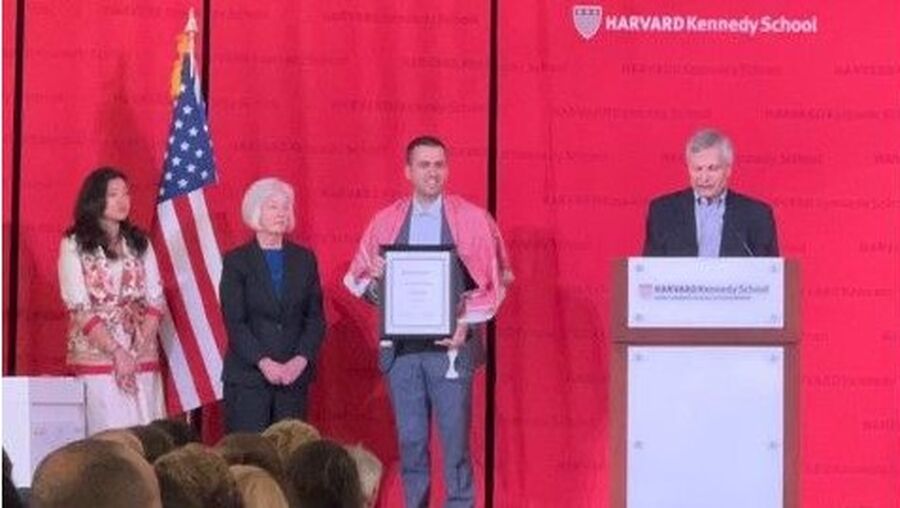 الأردني الرواشدة افضل طالب في ماجستير