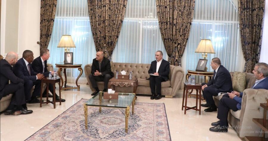 الخصاونة يلتقي رئيس مجلس إدارة شركة