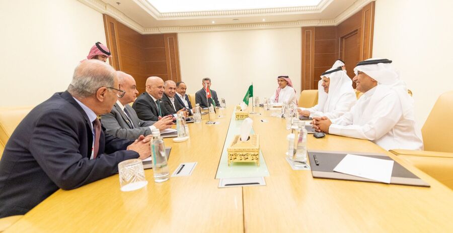 الحاج توفيق: نتطلع الى شراكات اقتصادية