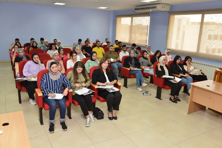 طلبة مادة القضاء الإداري في كلية