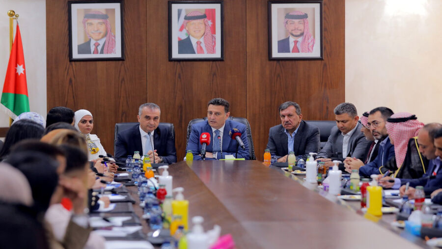 رئيس مجلس النواب: أجهزة الدولة تسير