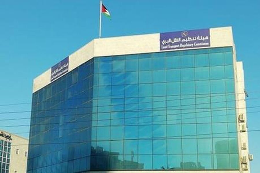 صرف دعم مشغلي وسائط النقل العام