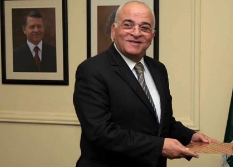 ايمن الصفدي ينعى النسور