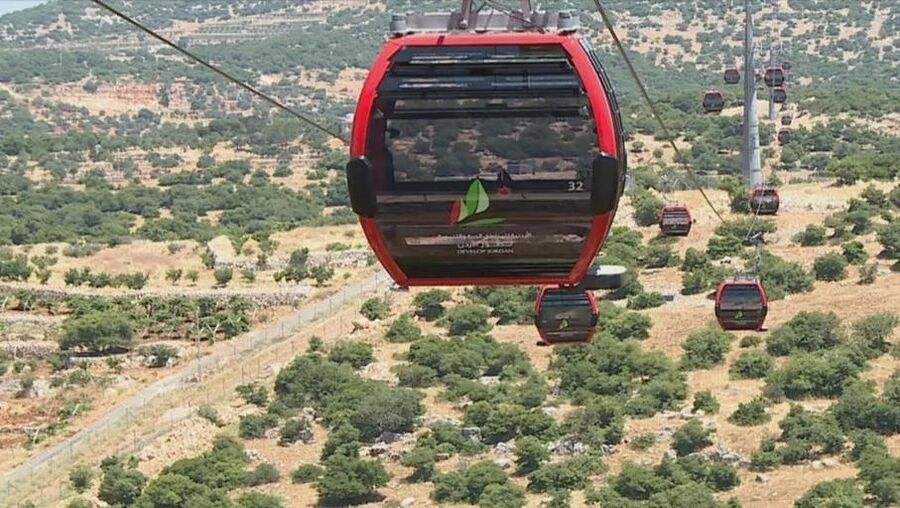 أكثر من 4 آلاف زائر لتلفريك