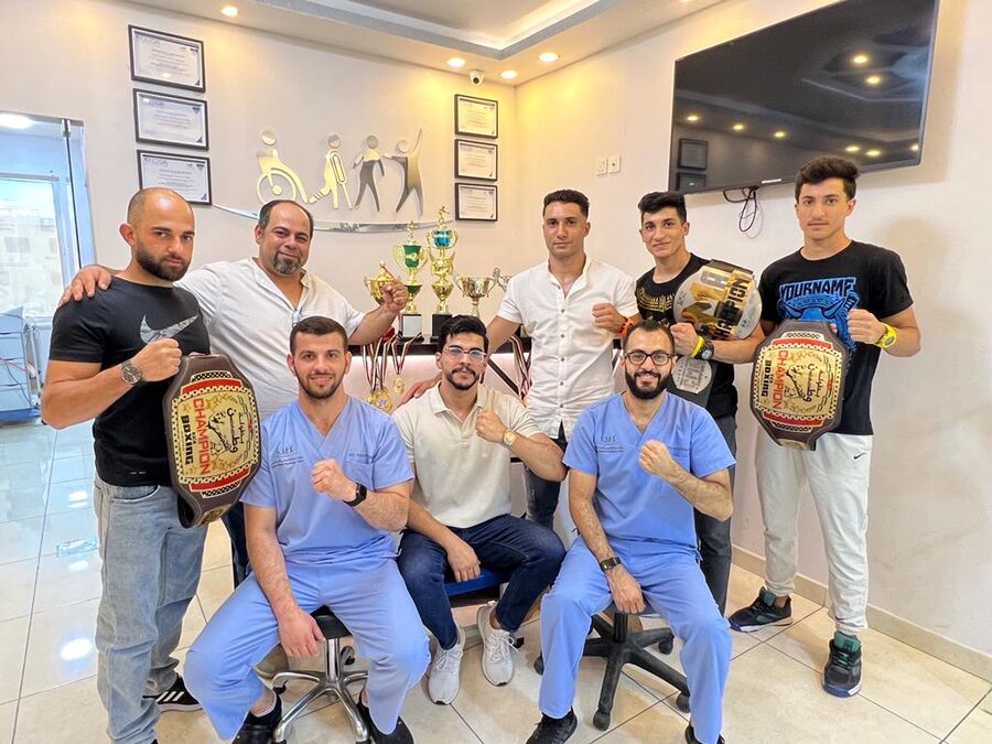 سرايا التخصصي يدعم ابطال المنتخب الوطني