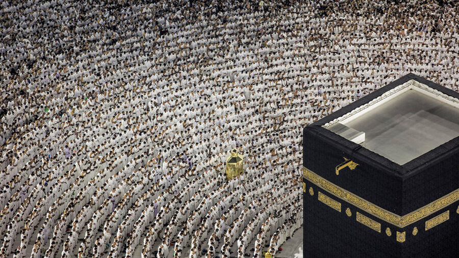 الأزهر يعلق على أمر غريب يحدث