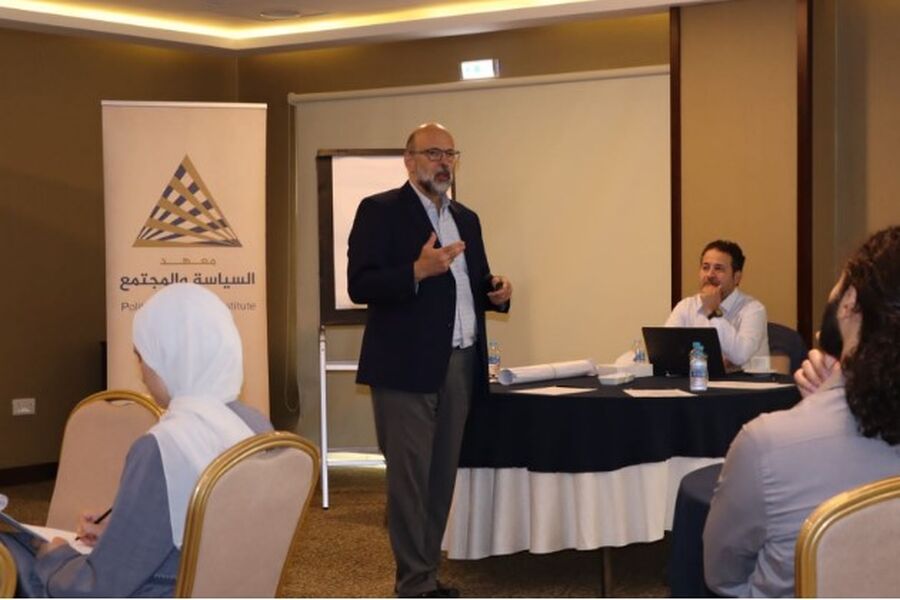 الرزاز في ورشة تدريب على صنع