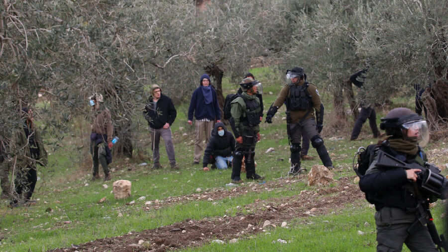 الخارجية الفلسطينية تطالب بتدخل دولي لإجبار