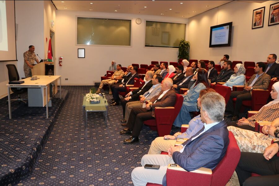 اختتام دورة وسائل التواصل الاجتماعي وأثرها