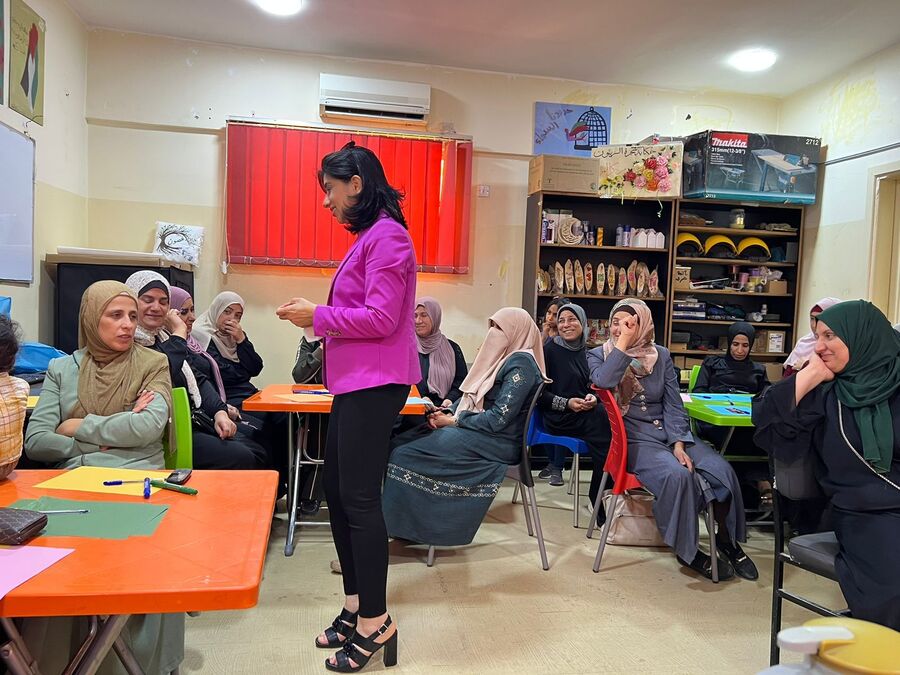 سيدات الطالبية ينفذ ورشة عمل حول