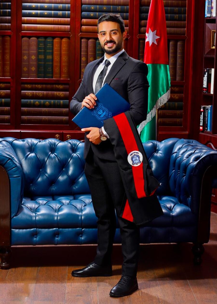 كرم مروان العليوات.. الف مبارك التخرج