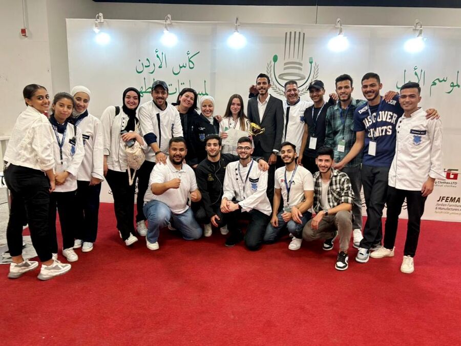 طالبات كلية فنون الطهي والضيافة في