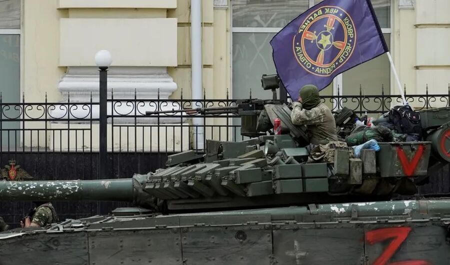 فاغنر تحضّر لتسليم معداتها العسكرية.. وروسيا