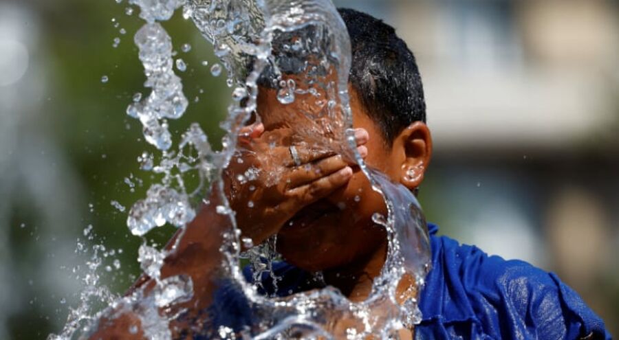 كتلة هوائية أكثر حرارة تقترب من