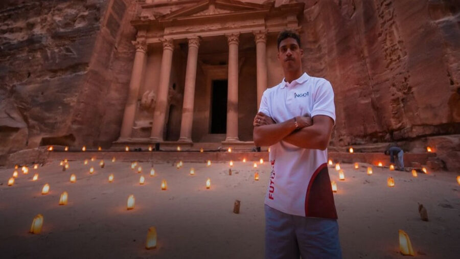 فاران يزور الأردن ويشيد بجمال البترا