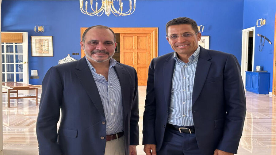 الأمير علي يستقبل مدرب المنتخب الوطني