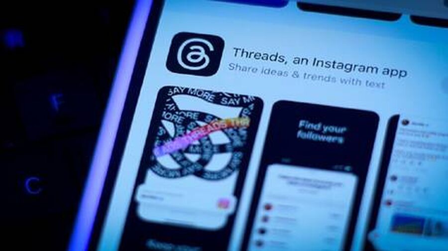 أول رئيس عربي يفتح حسابا على