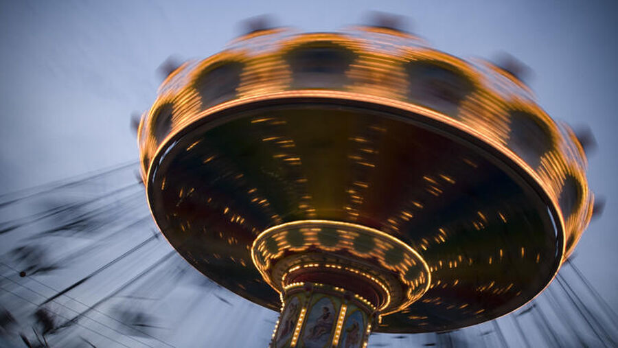 إصابات بسقوط لعبة ملاهي في مصر