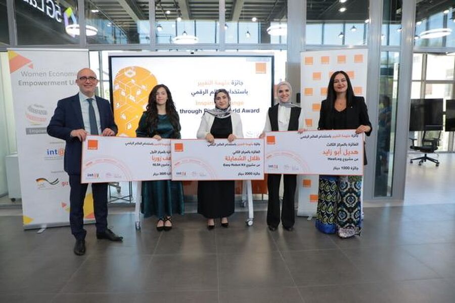 أورنج وإنتاج يحتفيان بالفائزات بجائزة ملهمة