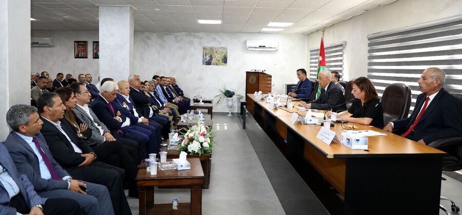 العيسوي: المبادرات الملكية تركز حاليا على