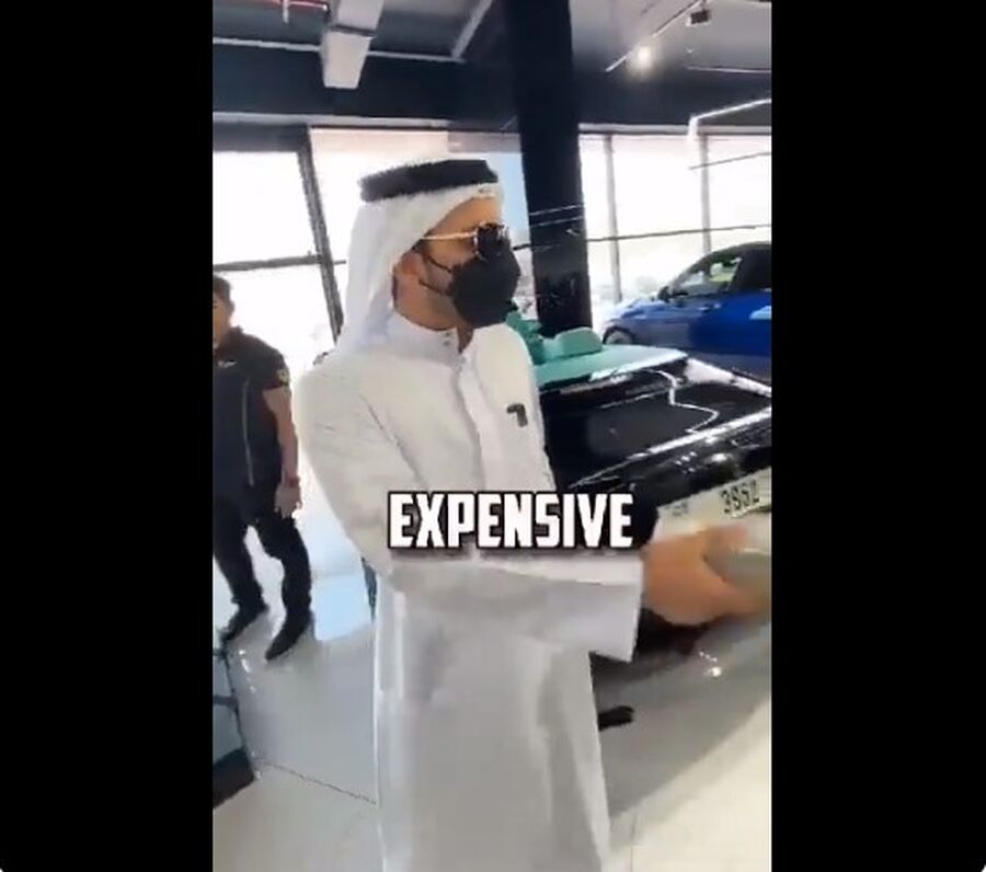 طلب شراء أغلى السيارات ورمى الأموال