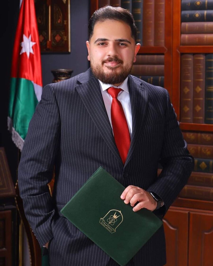 مبارك التخرج لــ الشاب راشد عارف