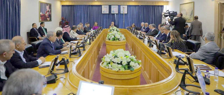 مالية الأعيان تبحث مع وزير المالية