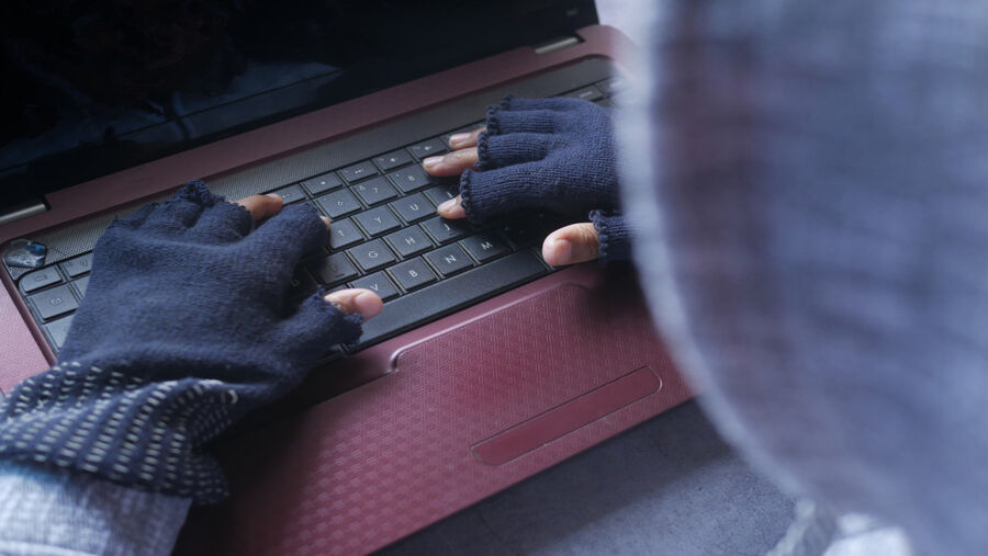 الحكومة: مشروع قانون الجرائم الإلكترونية سيحال