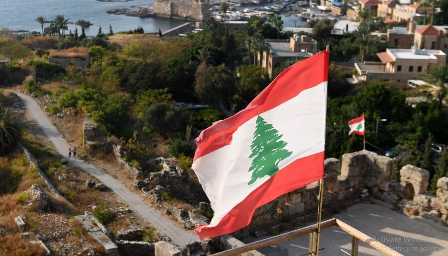 مشاهد صادمة لتعذيب وضرب أطفال بحضانة..