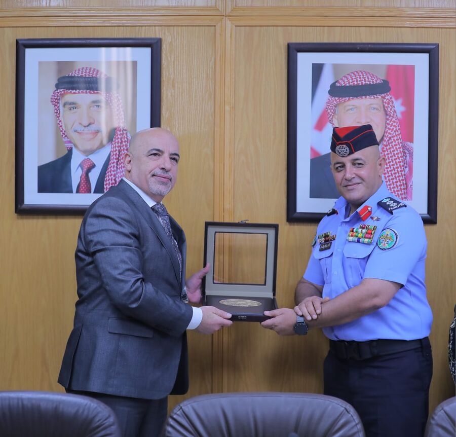 فلسطين النيابية تكرم الاجهزة الأمنية في