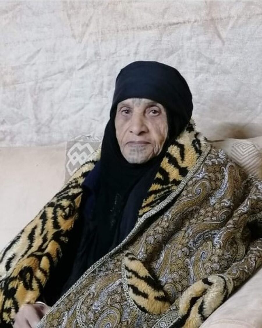 والدة الزميل نايف الدهيليز في ذمة