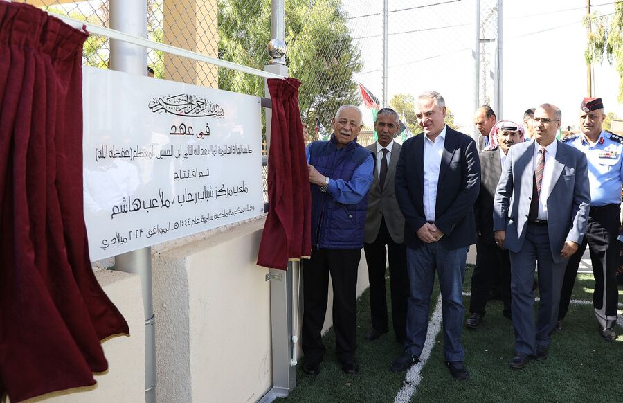 رئيس الديوان يفتتح مشاريع مبادرات ملكية