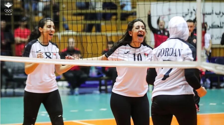 نشميات الطائرة يظفرن ببرونزية العرب