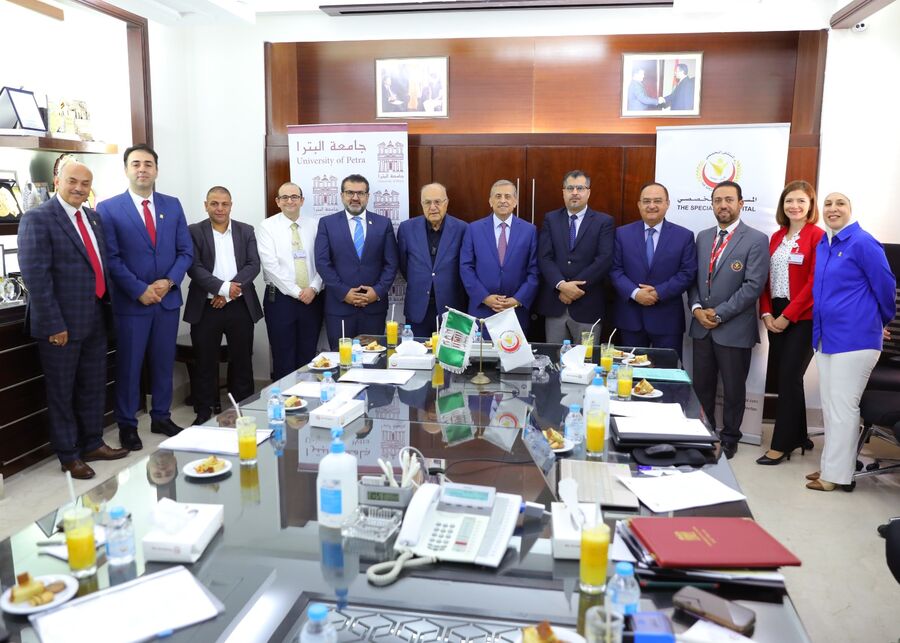 جامعة البترا والمستشفى التخصصي يوقعان اتفاقية