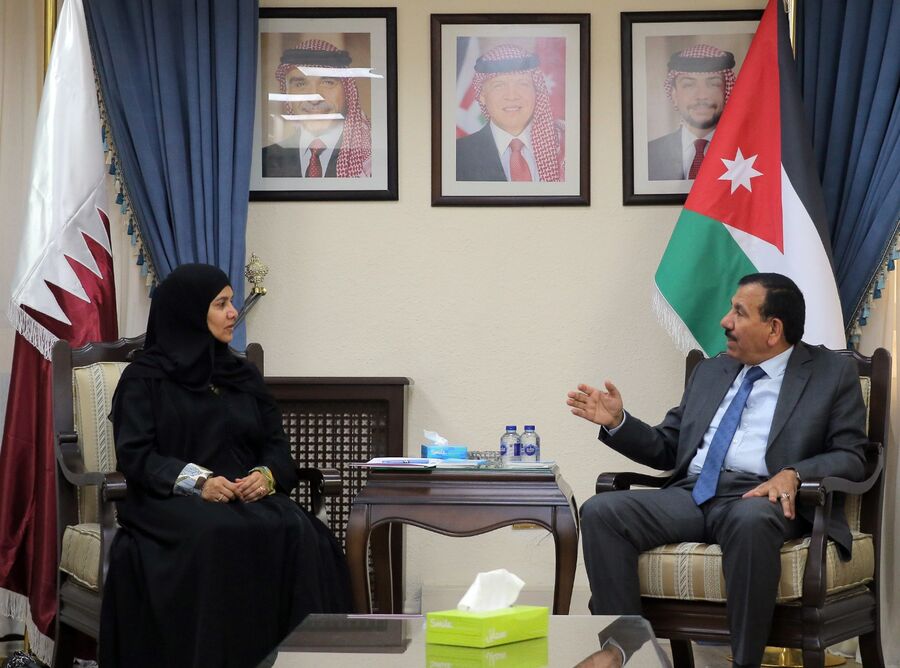 الخلايلة يطلع وفدا نيابيا قطريا على